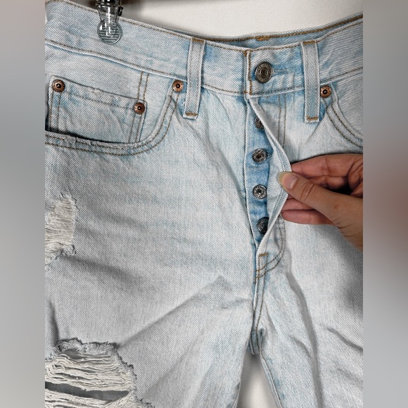 Levi's 501 Light Wash High-Waist Denim Shorts - Picture 3 of 6
